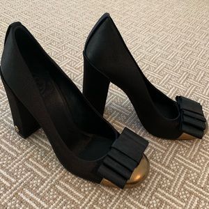 Tory Burch Round-Toe Bow Pumps